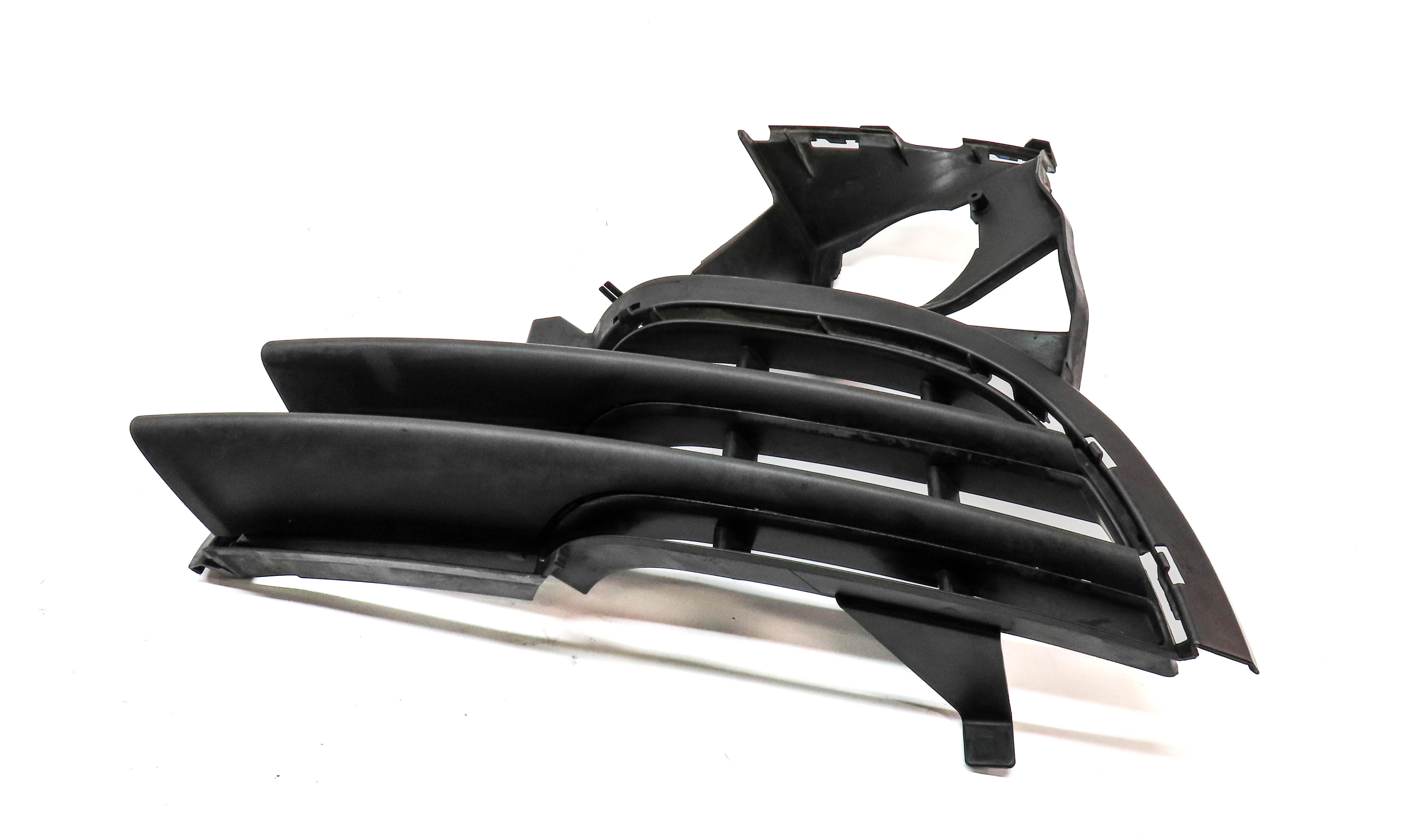 11-14 PORSCHE CAYENNE (958) FRONT RIGHT PASSENGER LOWER BUMPER GRILLE END TRIM — exact item pictured